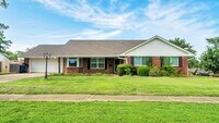 Building Photo - Midtown Tulsa | 3 Bed | 2 Bath |