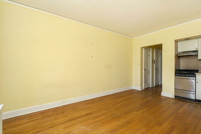 Building Photo - 44 Nassau St