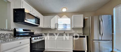 Building Photo - 23035 Red Leo Ln