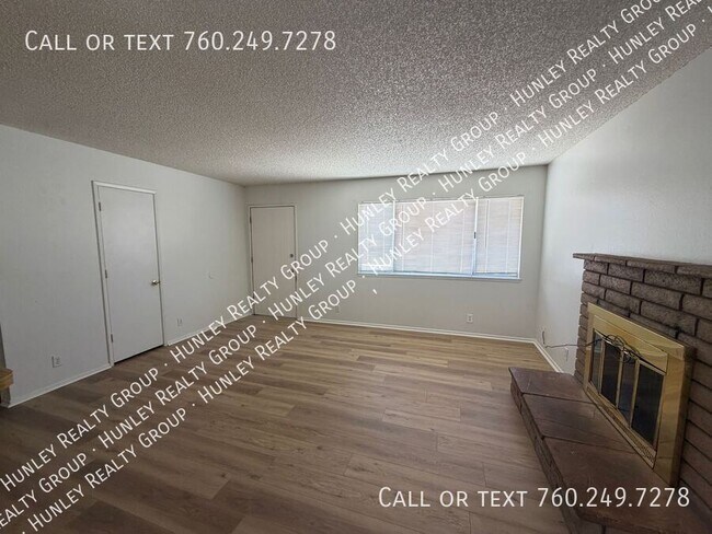 Building Photo - 15975 Calandria Way
