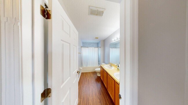 Building Photo - 4-BR 2.5 BA   AVALON PARK SOUTH