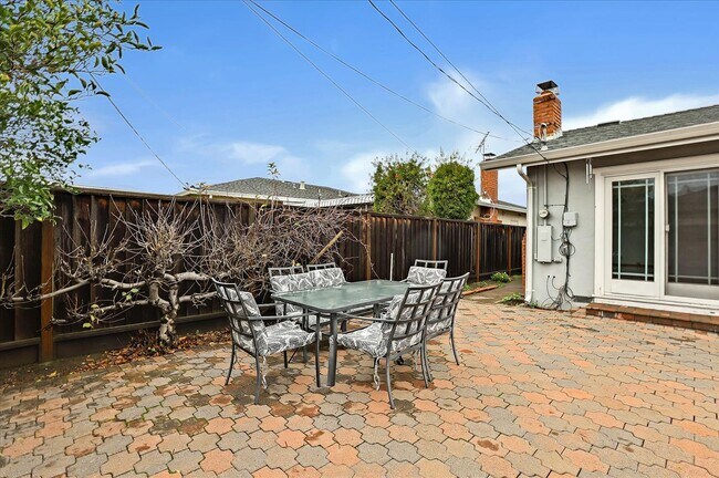 Building Photo - Santa Clara Home near Apple, Kaiser and Ma...