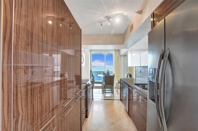 Building Photo - 16711 Collins Ave
