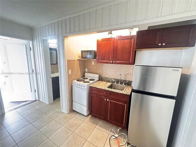 Primary Photo - 1723 McKinley St
