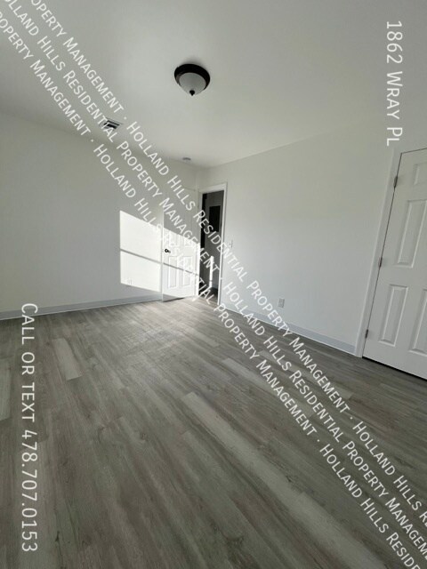 Building Photo - 1862 Wray Pl