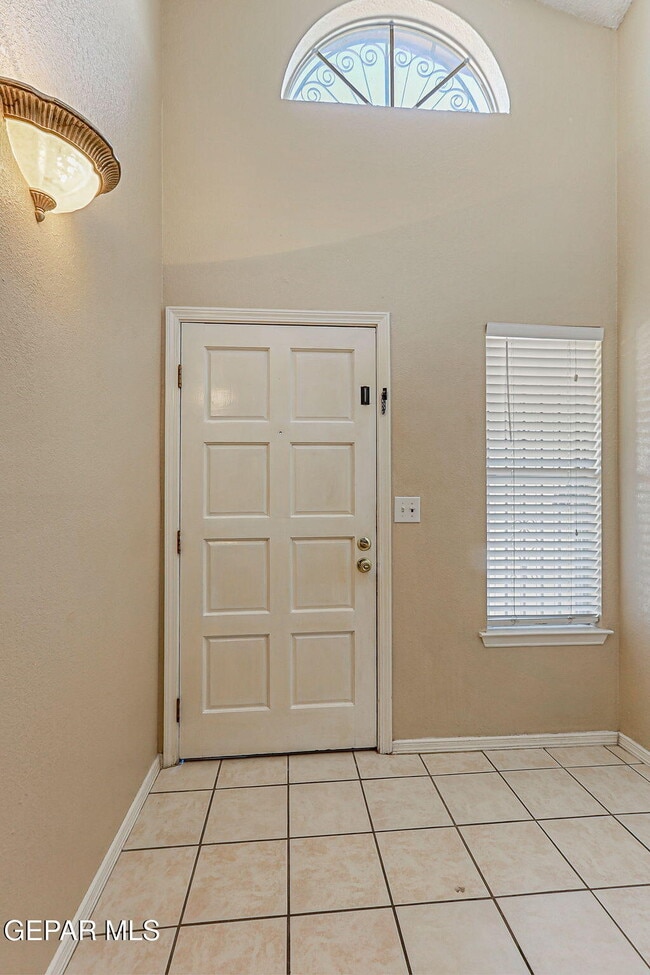 Building Photo - 11781 Jennifer Dr