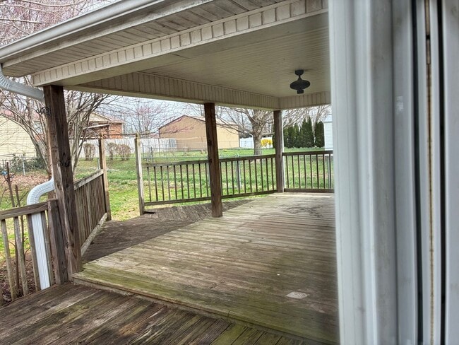 Building Photo - **NEW PRICE**   **New Paint**   **New Carpet**  Ready for YOU!!