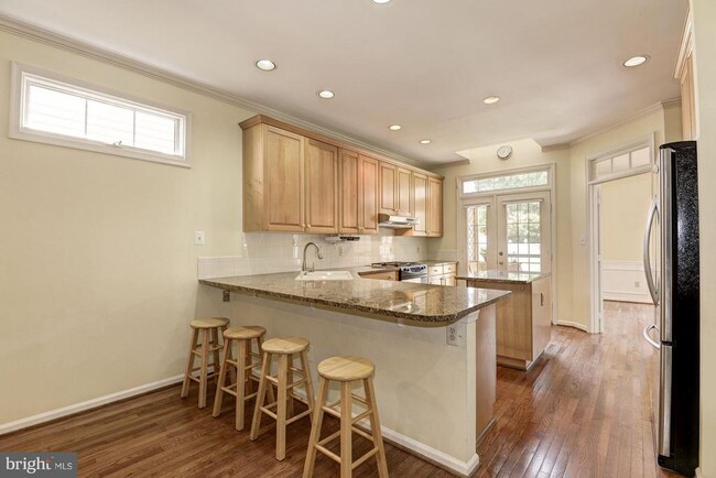 Building Photo - 2905 Gretna Pl