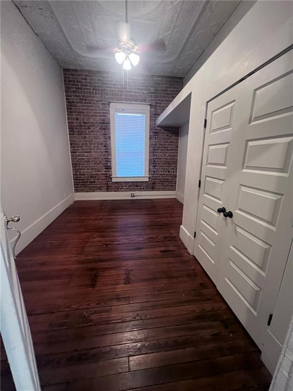 Building Photo - 116 N Broadway St