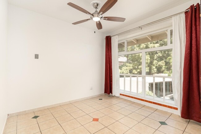 Building Photo - 2345 Paloma Ct
