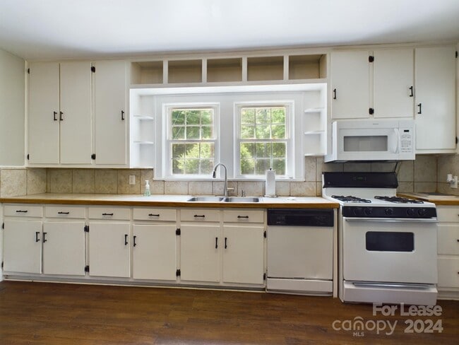 Building Photo - 618 Monroe Hwy