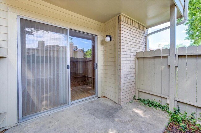 Building Photo - 2120 El Paseo St