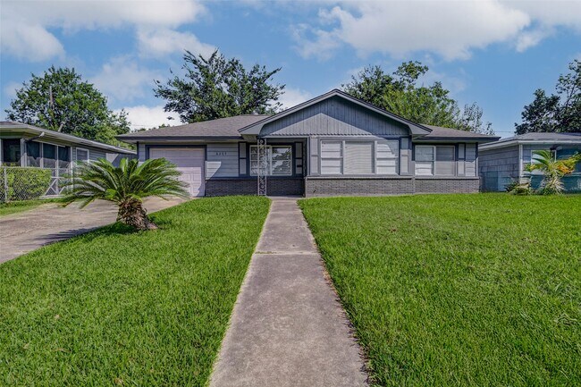 Primary Photo - 6507 Heron Dr