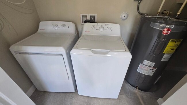 Building Photo - 4957 Serafica Dr