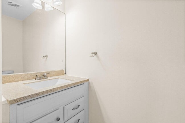 Building Photo - 9112 SW 21st Ct