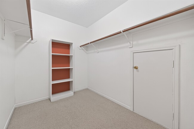 Building Photo - 18227 River Sage Dr