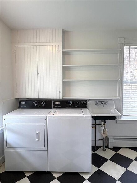 Building Photo - 41 Walcott Ave
