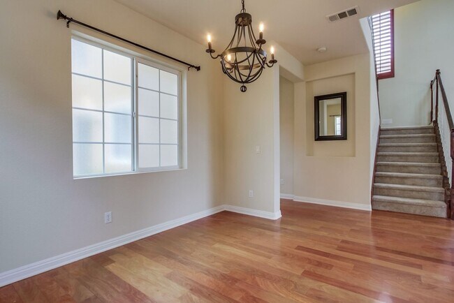 Building Photo - 4 Bedroom Cul-de-Sac home in San Elijo Hills!