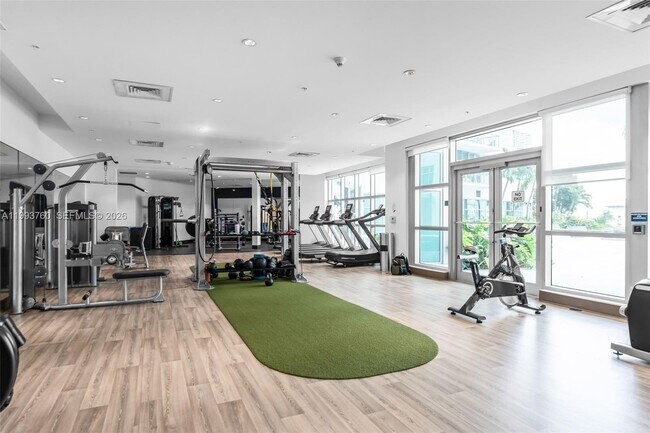 Building Photo - 3301 NE 1st Ave