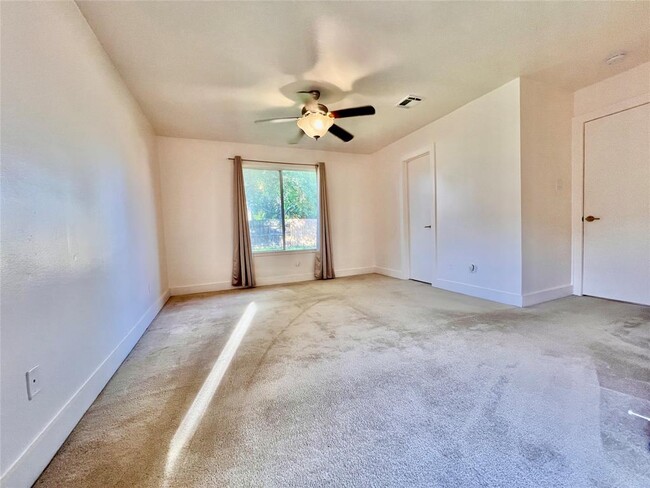 Building Photo - 5015 Summit Lodge Dr