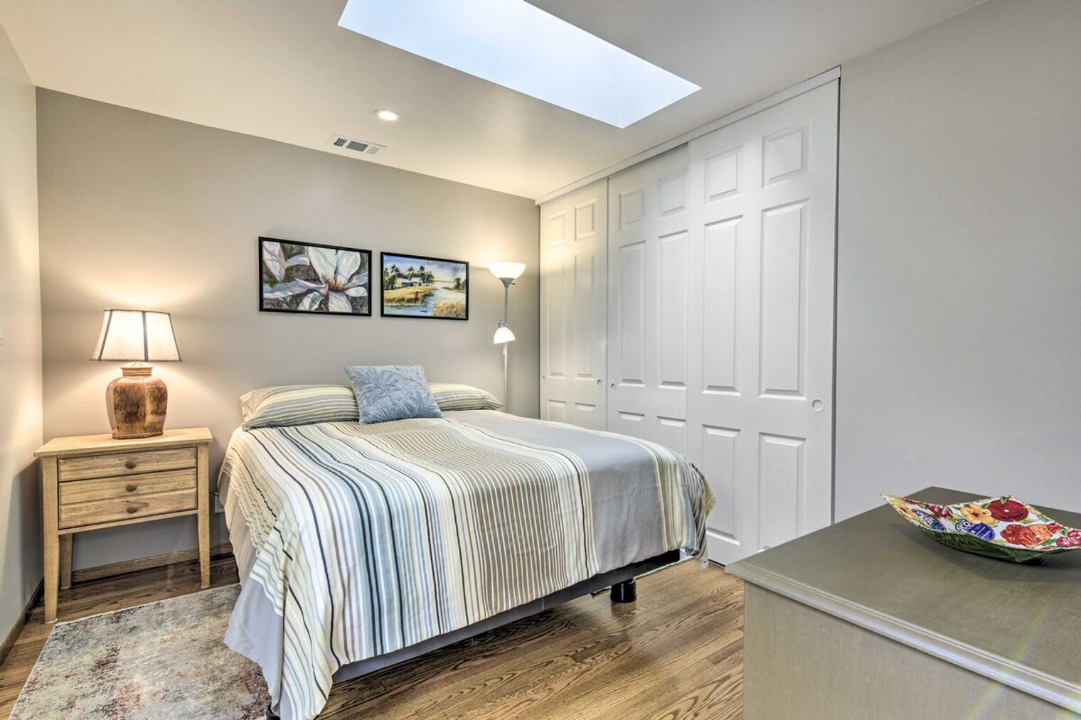 Building Photo - 2606 Bayview Dr