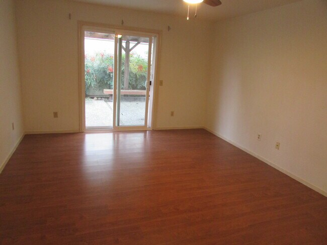 Building Photo - 107 Petrilli Cir