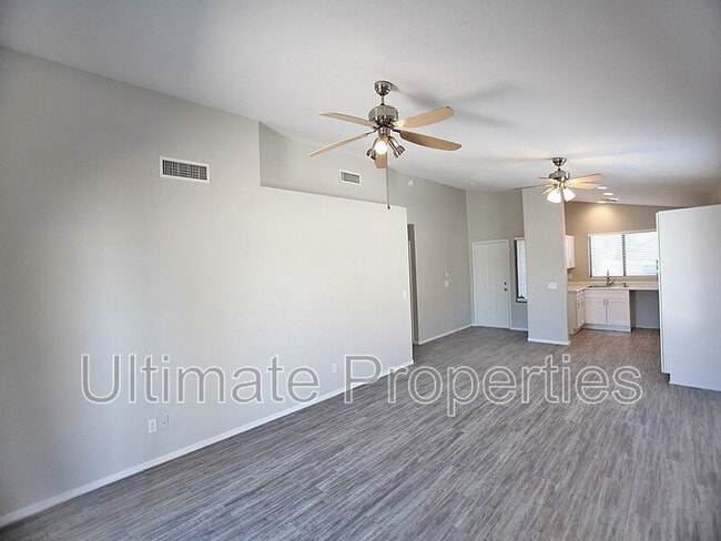 Building Photo - 631 E Arizona Ave