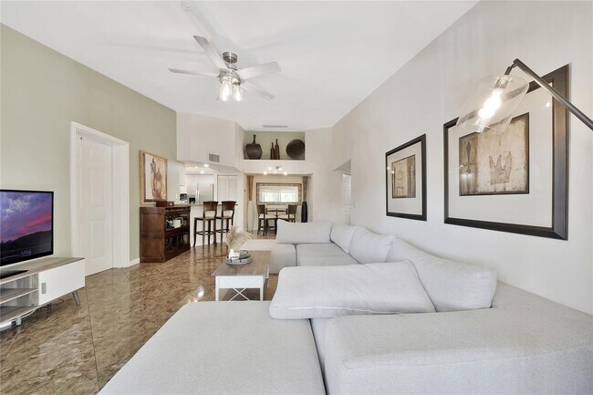 Building Photo - 2005 SE 10th Ave