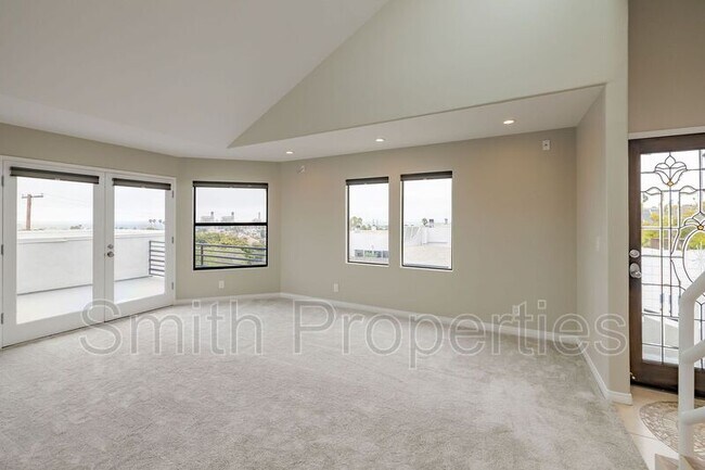 Building Photo - 604 N Irena Ave