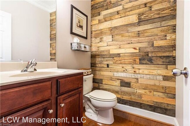 Building Photo - 5093 Wyngate Village Dr
