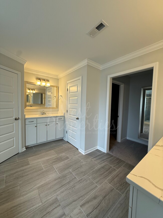 Building Photo - 143 Brockway Dr