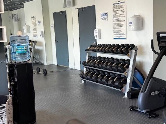 Building Photo - 9100 W Bay Harbor Dr