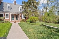 Building Photo - Charming 1-Bedroom Townhouse with 2 Full Baths in Arlington