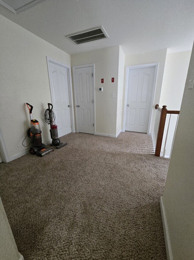 Building Photo - 2009 Breck Ave