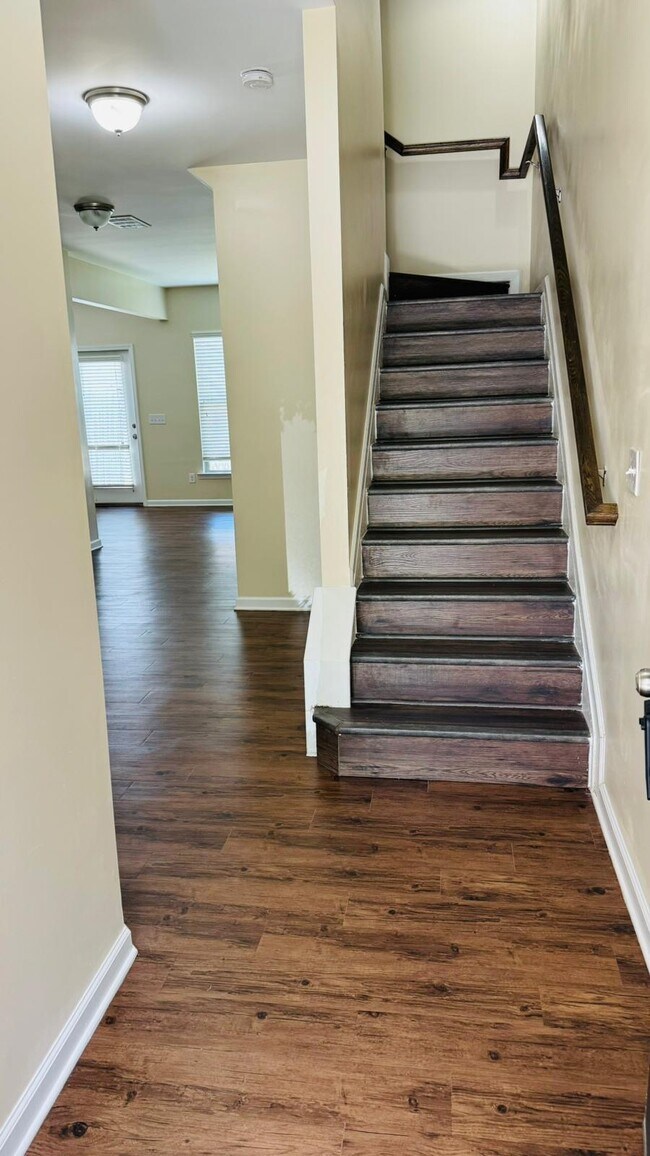 Building Photo - 1523 Brookmere Way