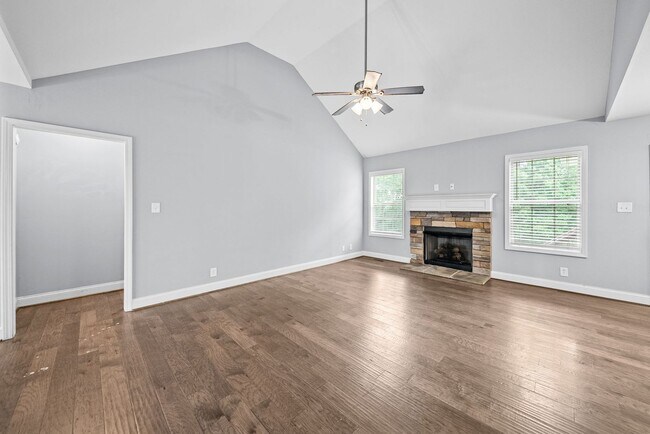 Building Photo - 771 Banister Dr