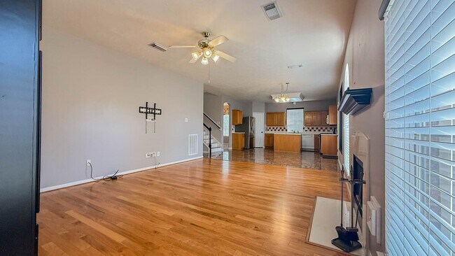 Building Photo - 25915 Drybrook Rd