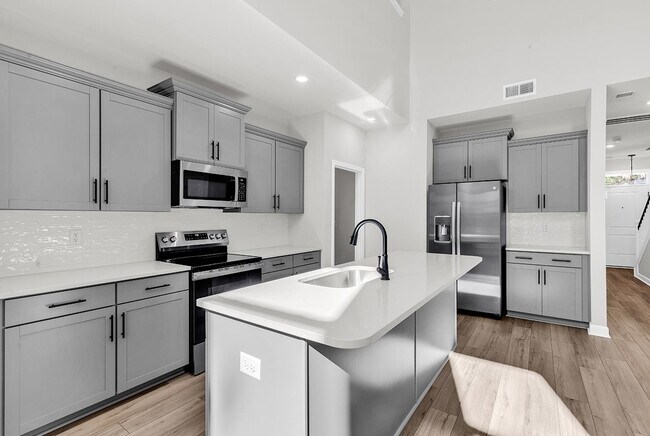 Building Photo - 408 Ireland Way