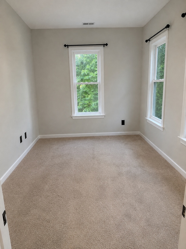 Building Photo - Private Room for Rent in a Shared Home!