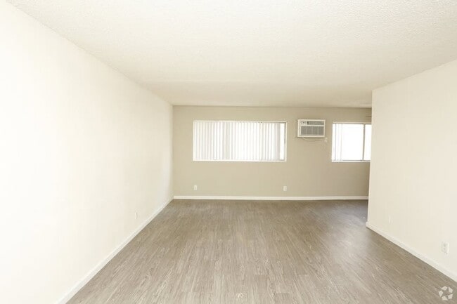 Building Photo - Hollywood Pointe Apartments