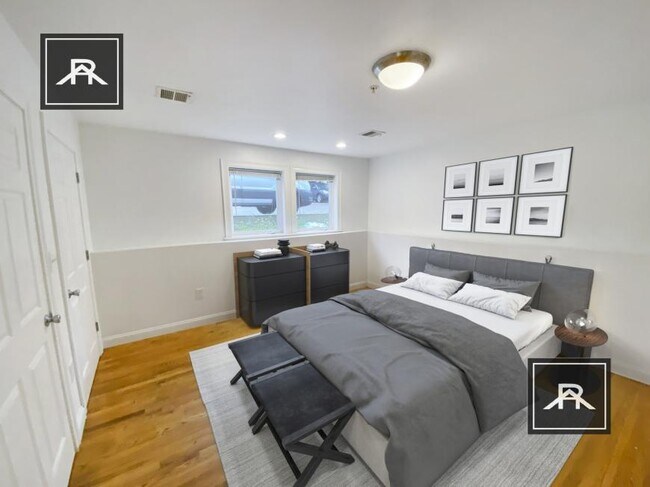 Building Photo - 3 bedroom in Boston MA 02130