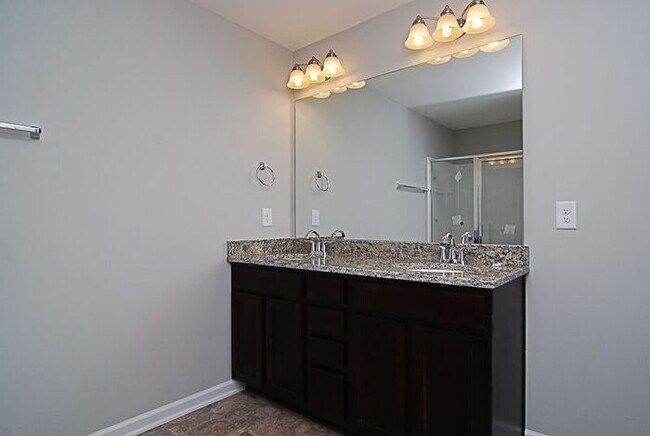 Building Photo - 421 Hosea Ct