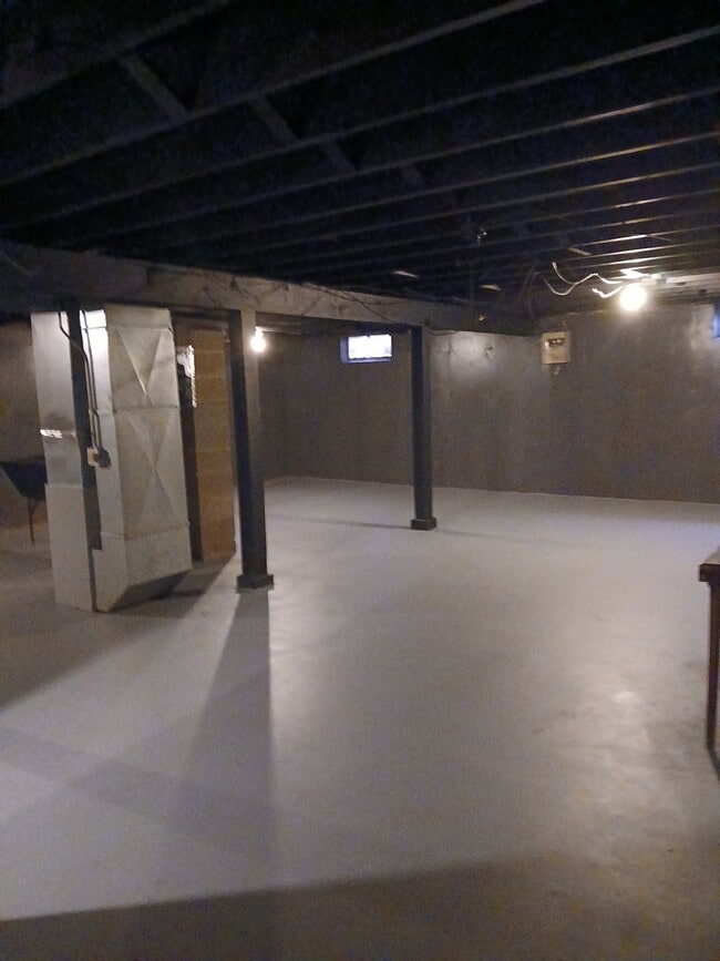 Building Photo - 1023 Irving Ave