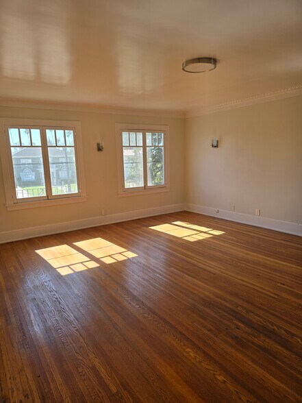 Building Photo - 1224 S Gramercy Pl