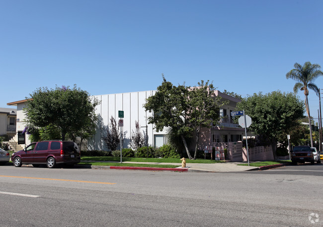 Primary Photo - 1303 Federal Ave