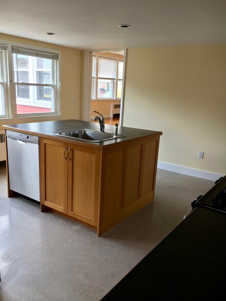 Sun filled kitchen and Bosch dishwasher - 26 Grove St
