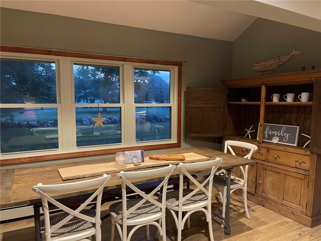 Building Photo - 3 Henley St