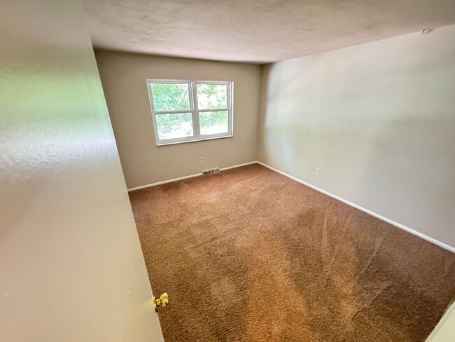 Building Photo - Lovely home in the Villas Community - Age Restricted Community 55+