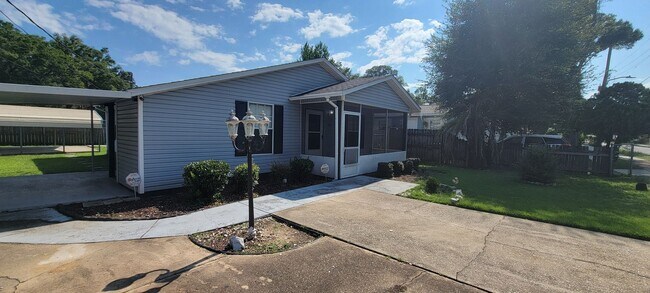 Building Photo - 2301 W Mallory St