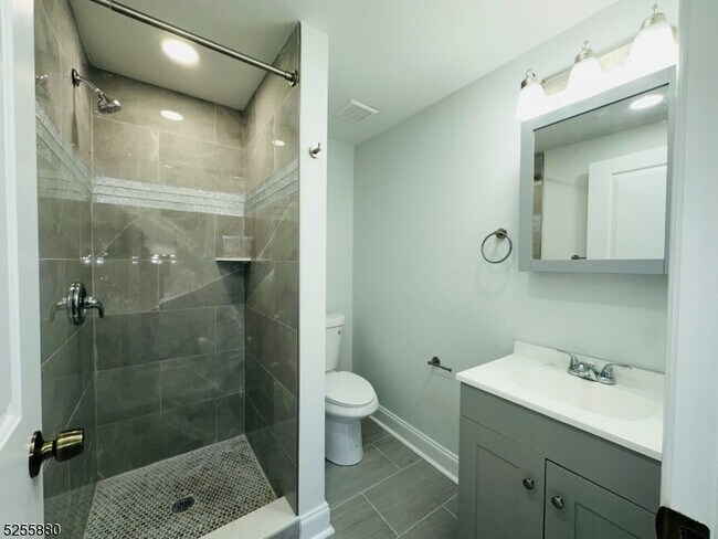 Building Photo - 79 Hawkins Ave